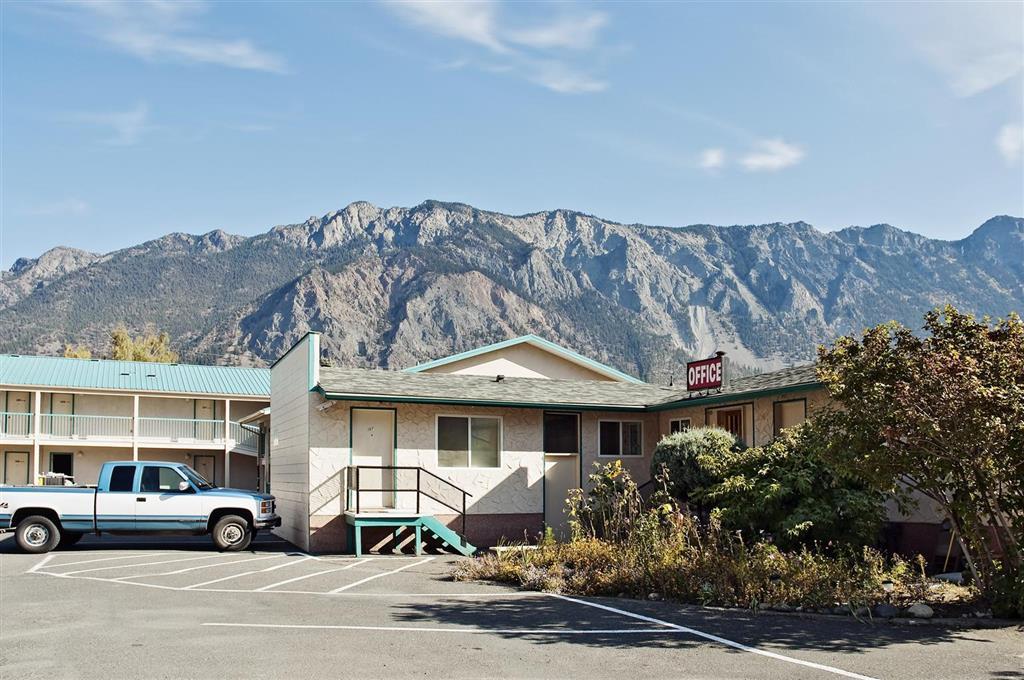 Canadas Value Mile-0-motel